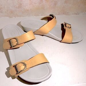 Eastland Womens Strap Sandals Comfort Leather Yellow Cape Ann 8 Festival Open